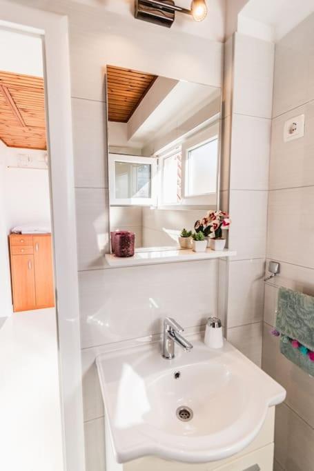 Holiday Home Marina-Renovated House In City Center روغوزنيكا المظهر الخارجي الصورة