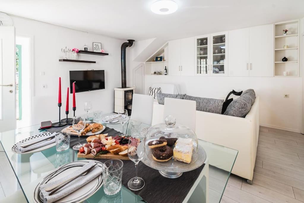 Holiday Home Marina-Renovated House In City Center روغوزنيكا المظهر الخارجي الصورة