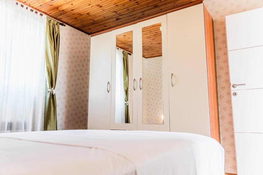 Holiday Home Marina-Renovated House In City Center روغوزنيكا المظهر الخارجي الصورة