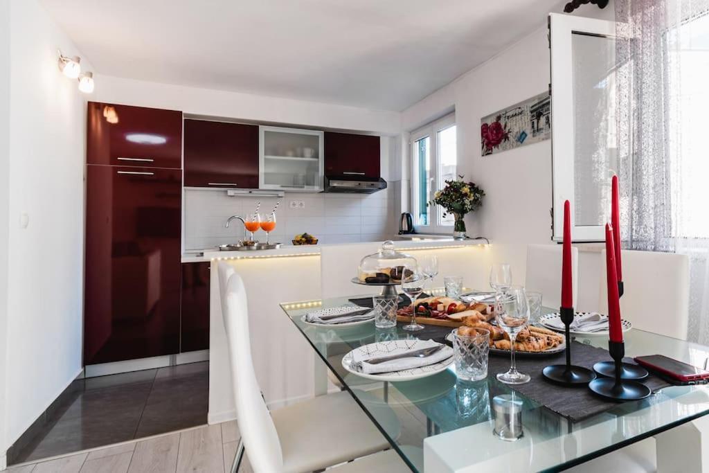 Holiday Home Marina-Renovated House In City Center روغوزنيكا المظهر الخارجي الصورة